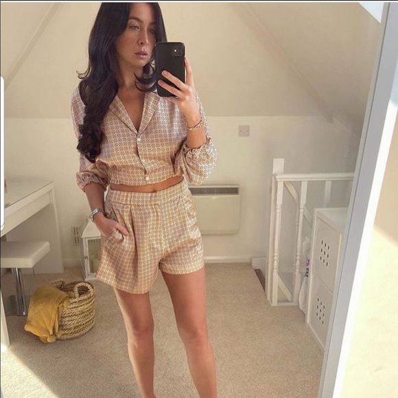 ZARA GEOMETRIC PRINT TOP AND SHORT SET - Picture 4 of 7